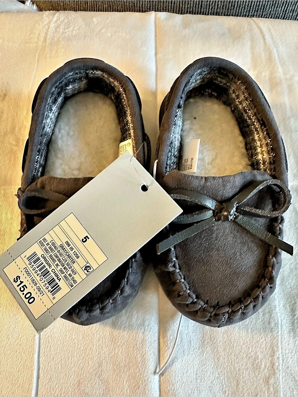 Minnetonka Black Moccasin Shoes US 5 NWT